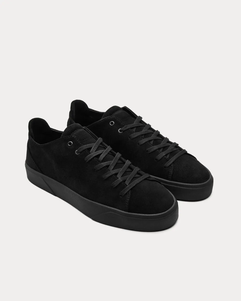 1A Samtschwarz Black Low Top Sneakers