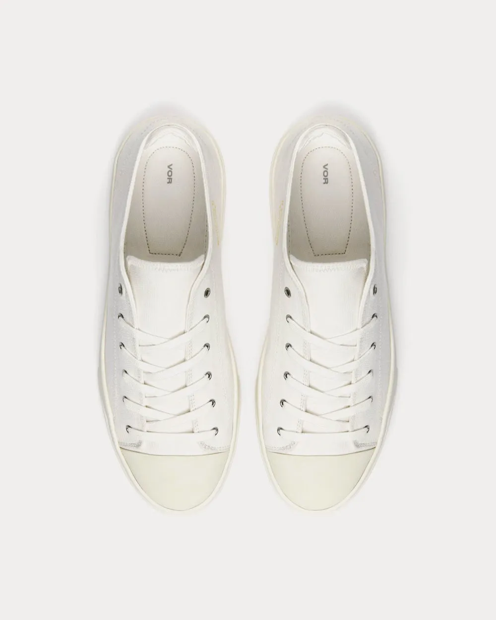 1E Leinweiss White Low Top Sneakers