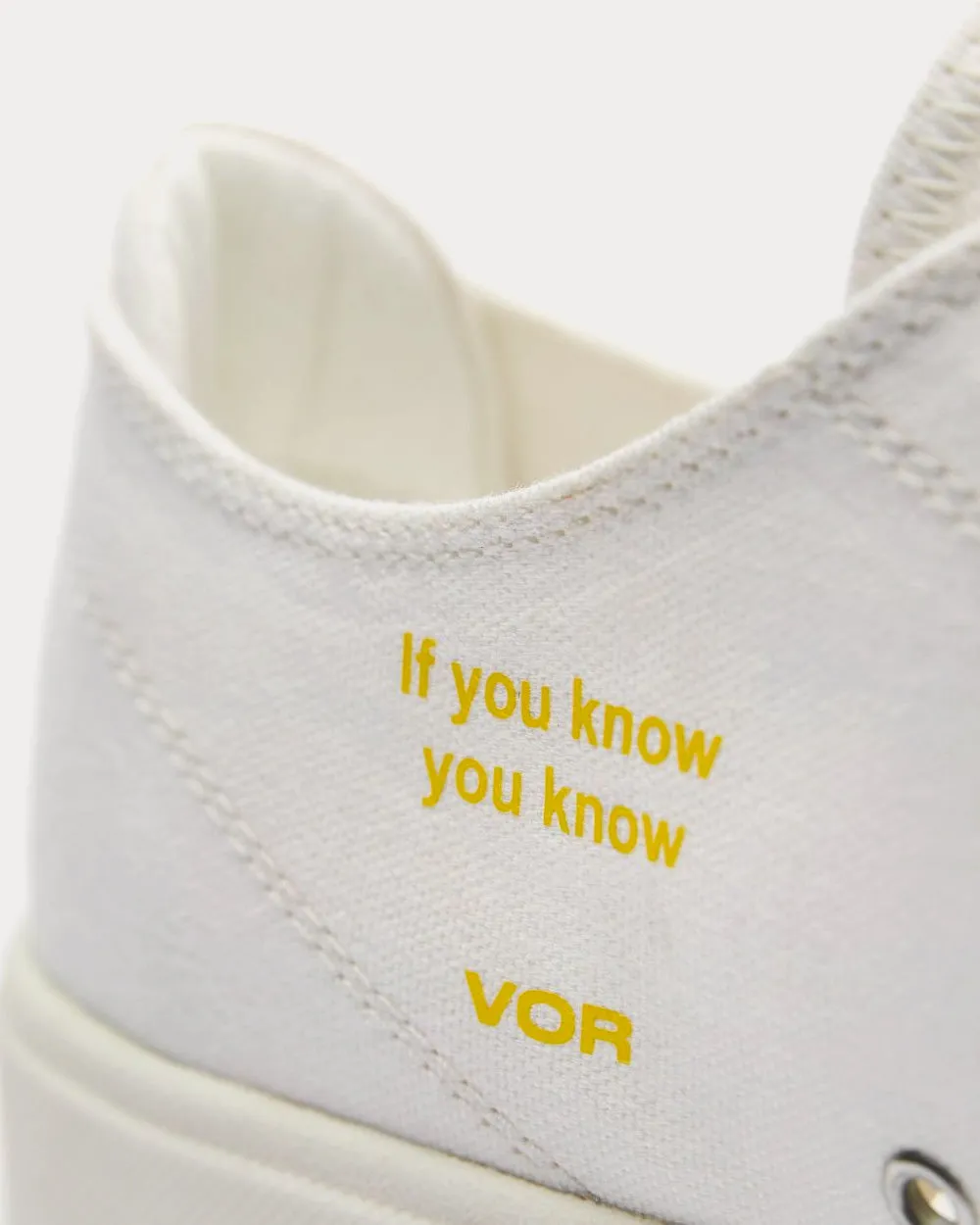 1E Leinweiss White Low Top Sneakers