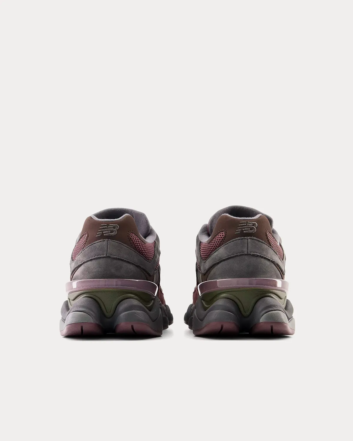 9060 Truffle / Rich Earth / Magnet Low Top Sneakers