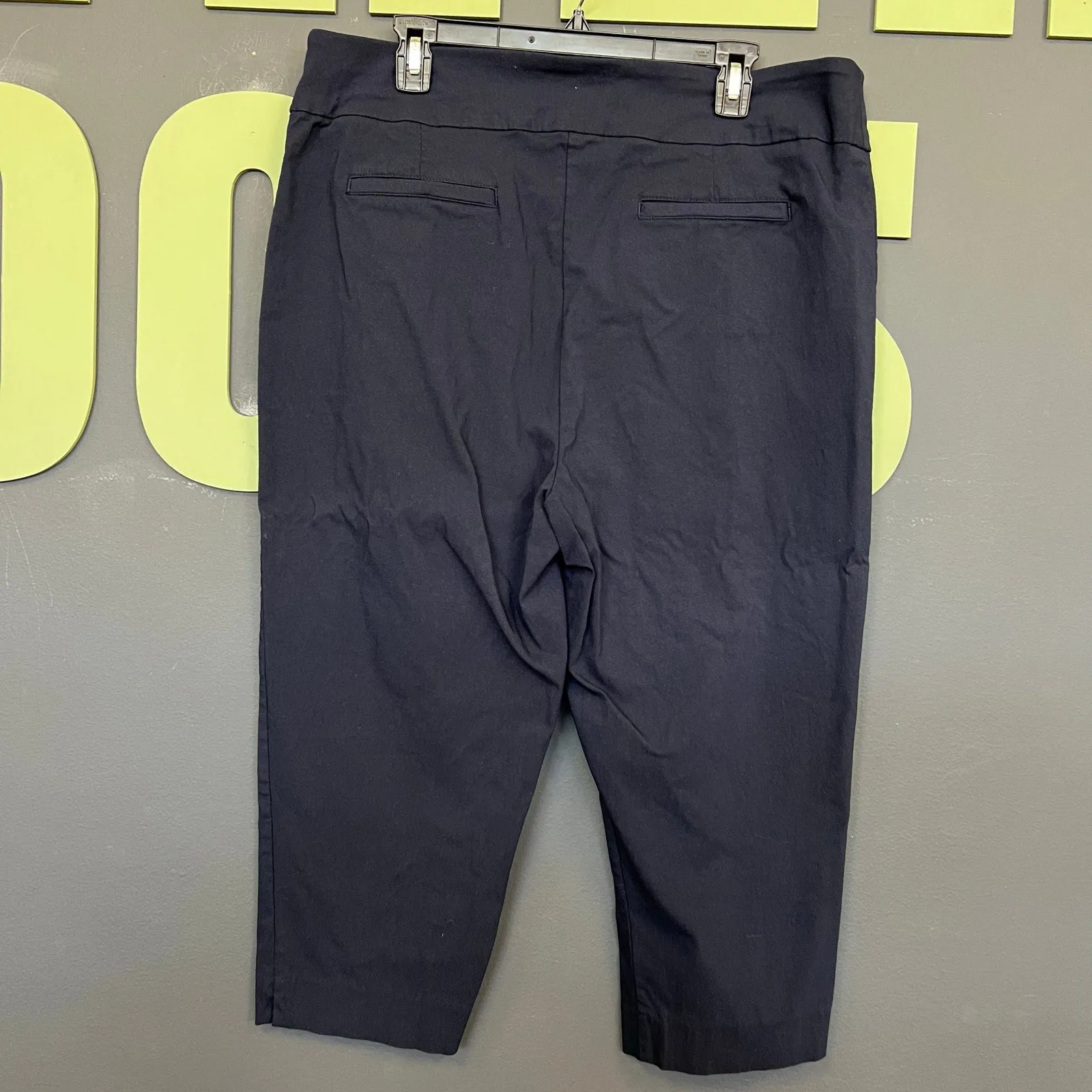 Eric Casual Navy Blue Stretch Plus Size Capri Pants Size 2XL