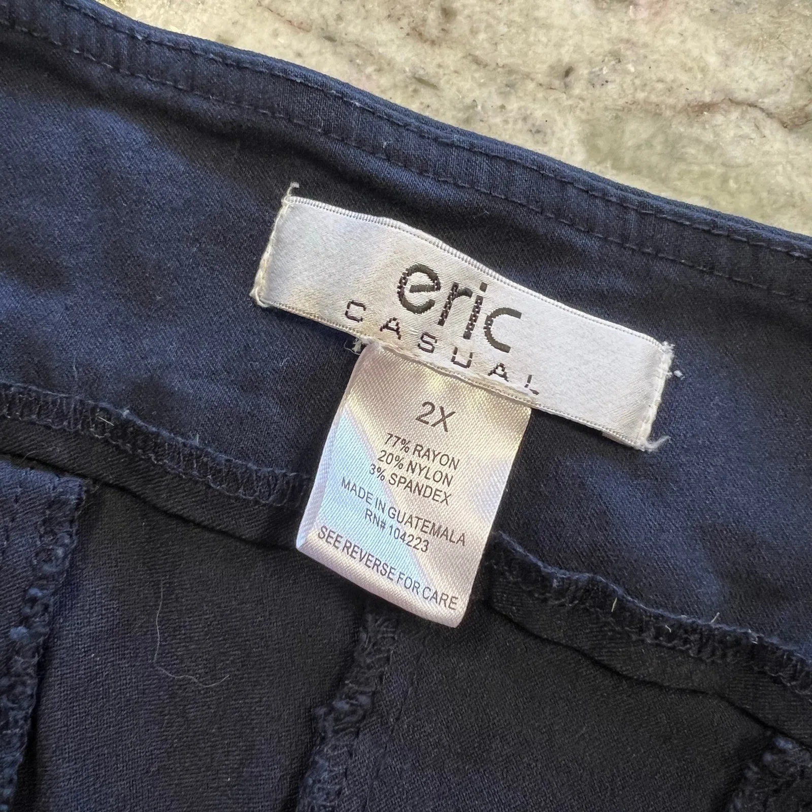 Eric Casual Navy Blue Stretch Plus Size Capri Pants Size 2XL