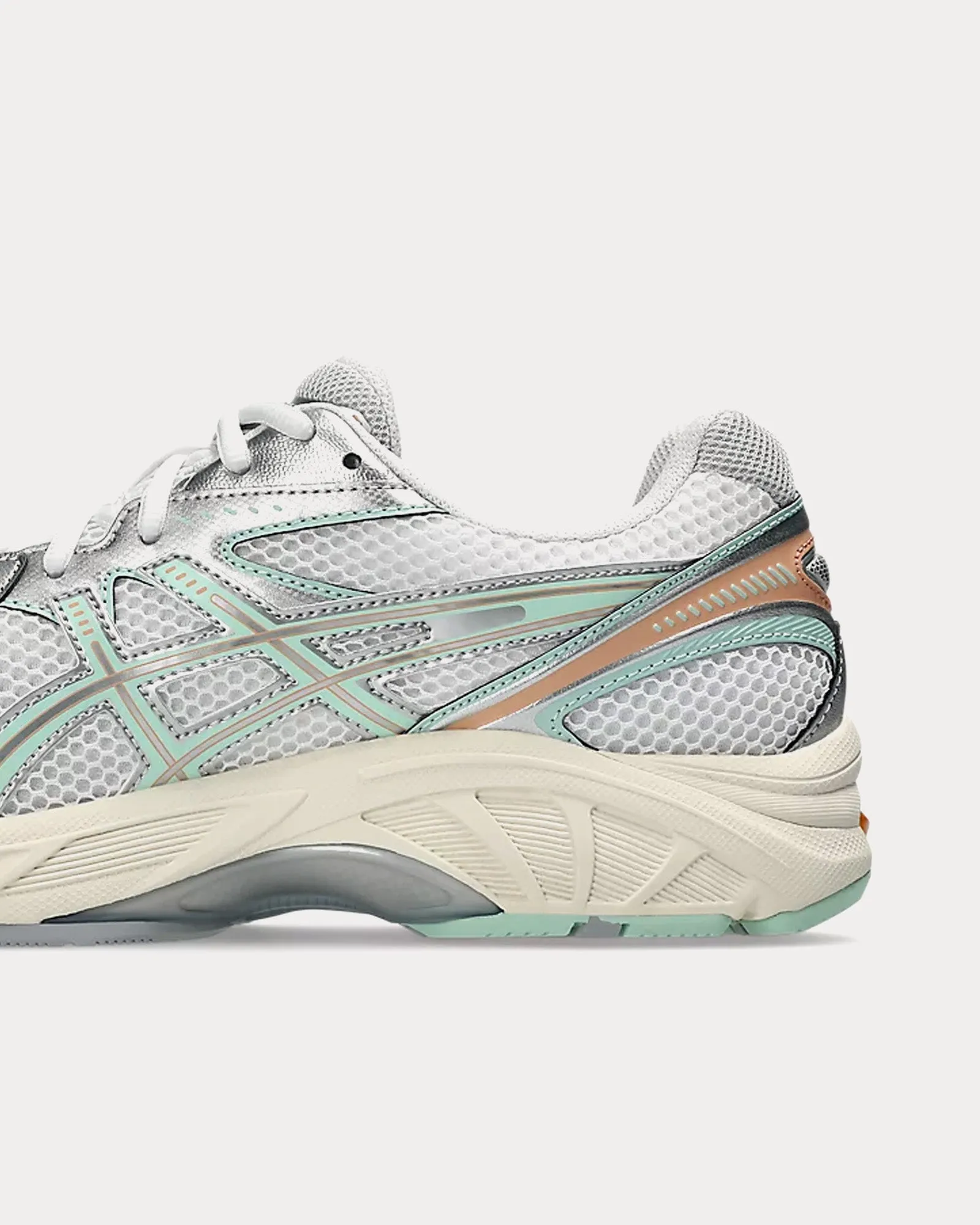 GT-2160 White / Mint Tint Low Top Sneakers