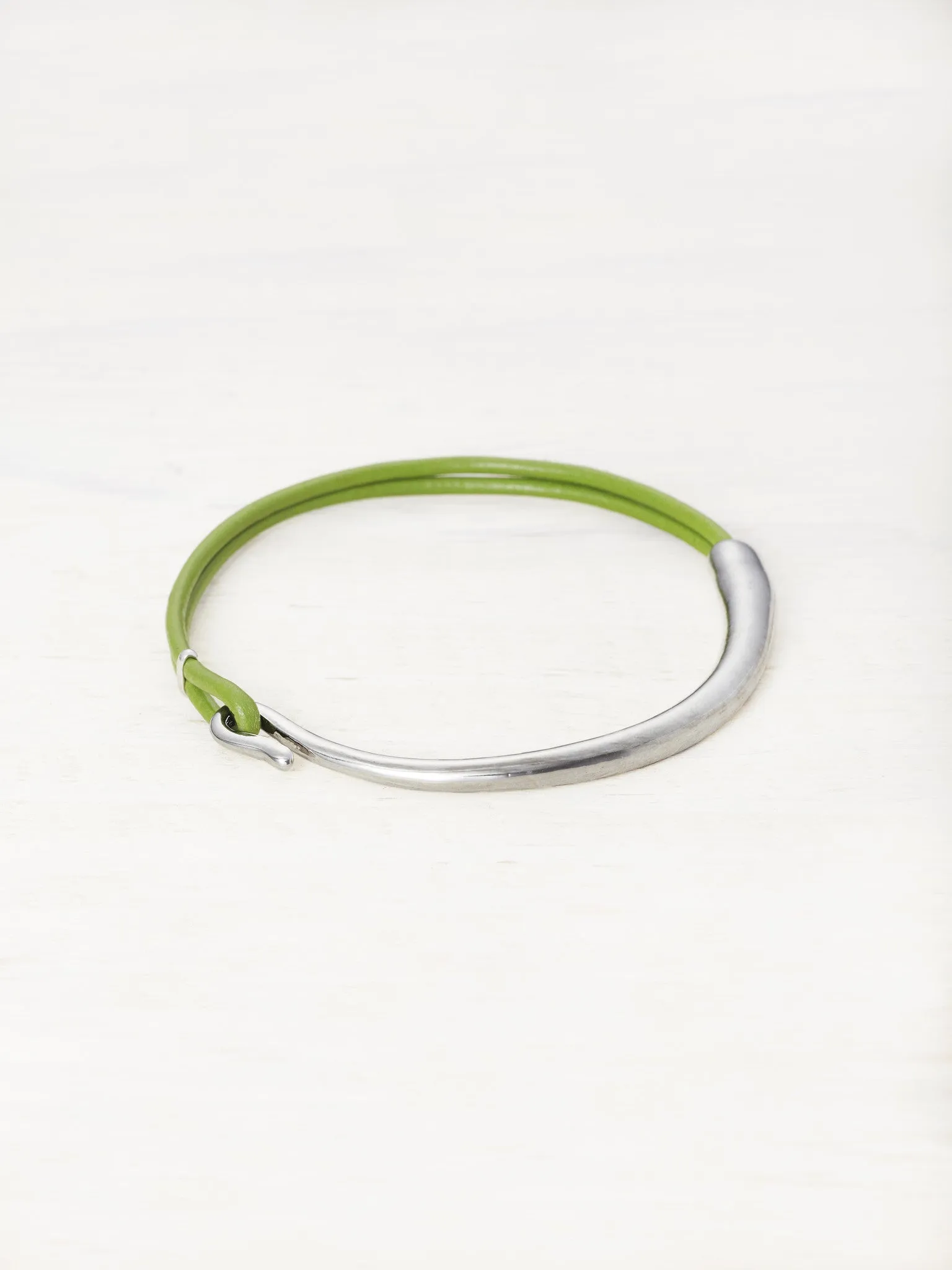 Kids Leather Bar Bracelet - Avocado