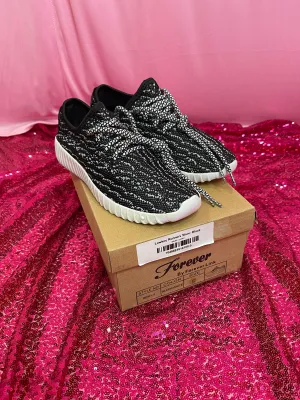 Lowkey Runners Shoe- Black