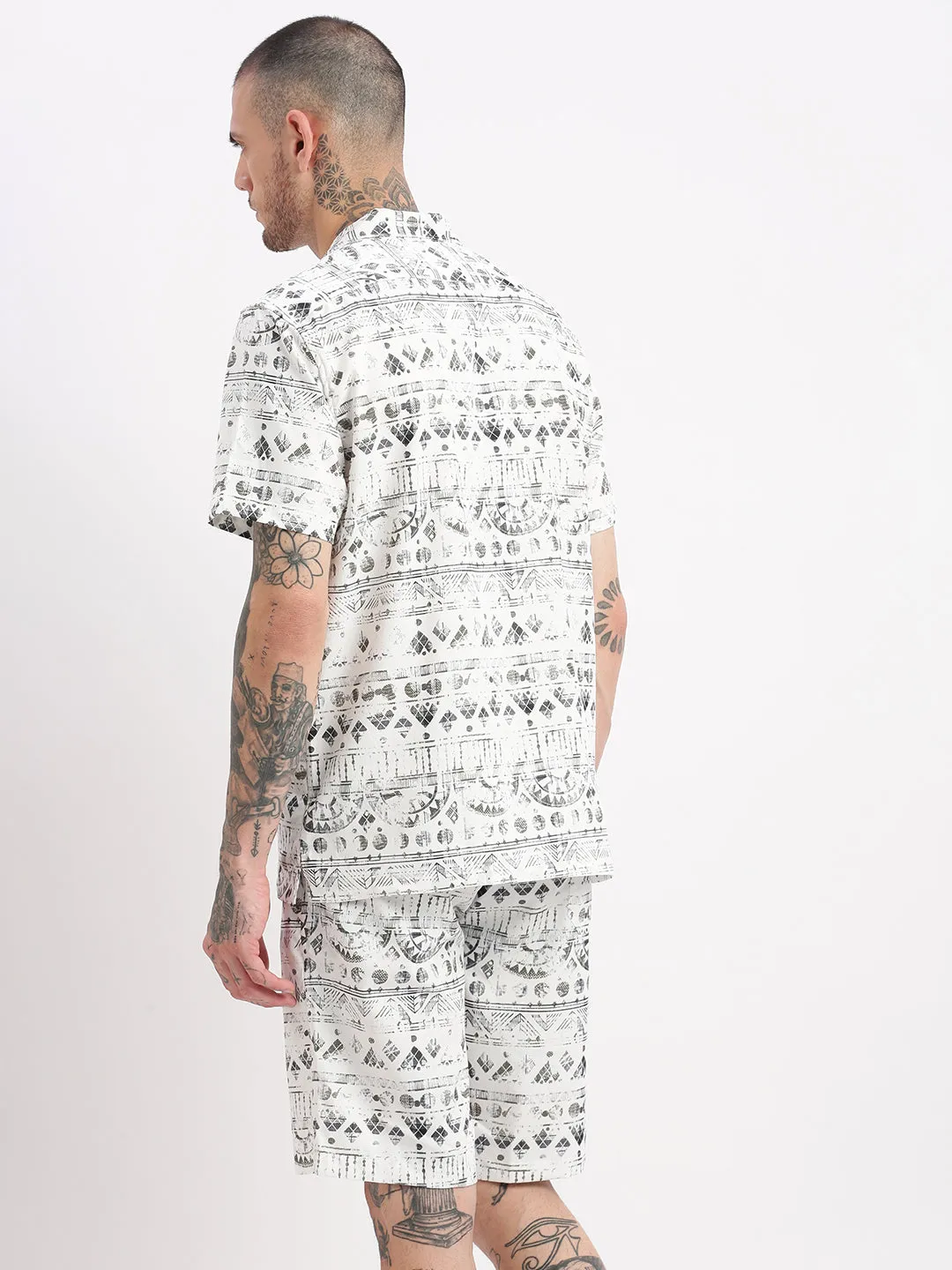 Men Geometric Print Cuban Collar White Co-Ords Set