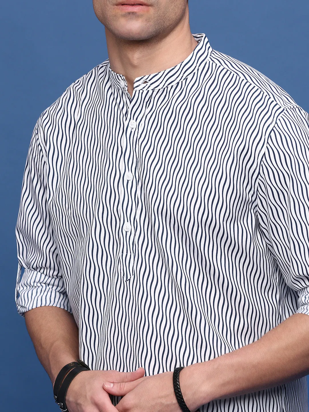 Men White Striped Mandarin Collar Roll Up Sleeves Straight Shirt