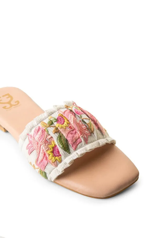 Pleated Pie : Sandals