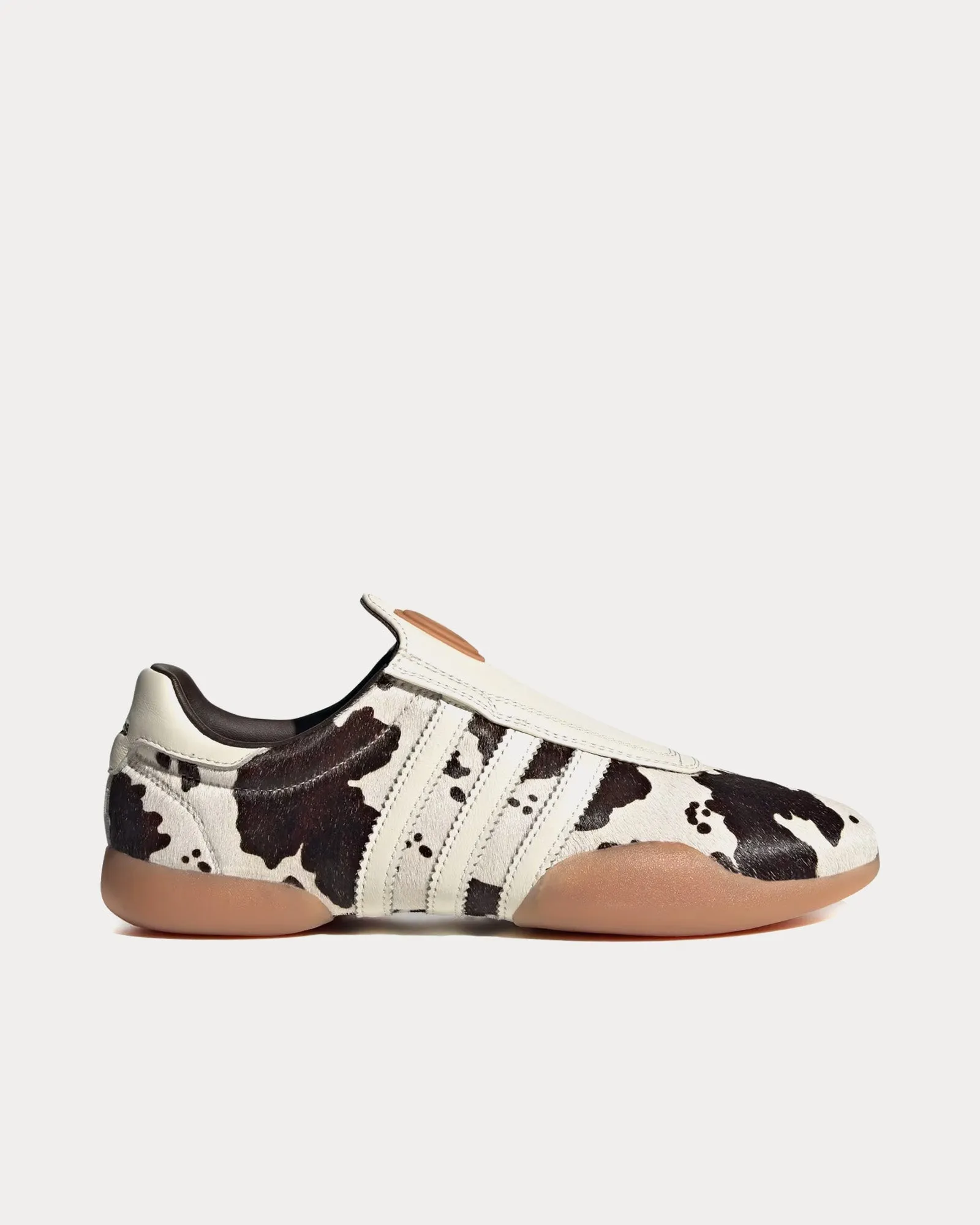 Taekwondo Mei Off White / Core Black / Gum Slip On Sneakers